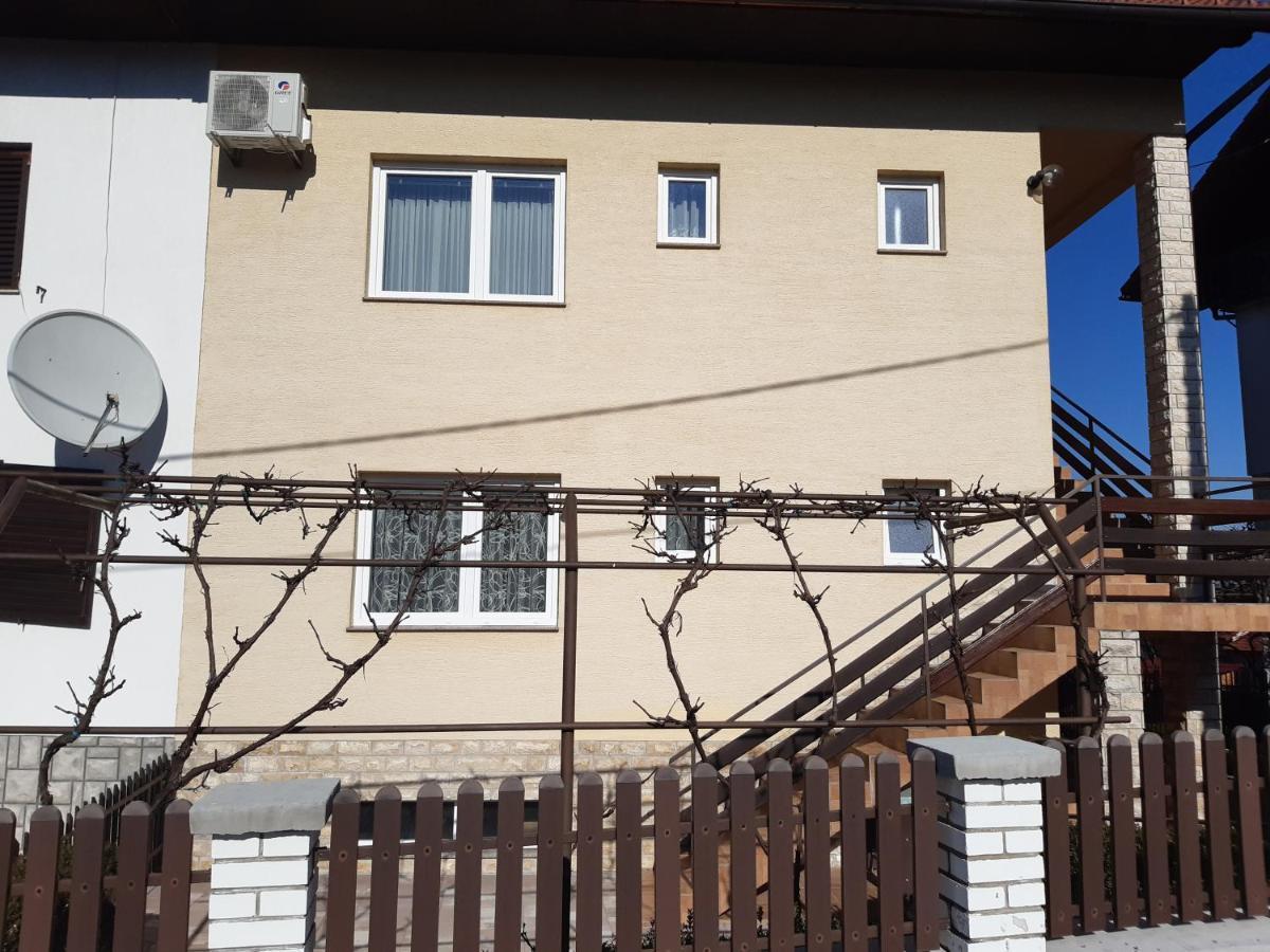 Apartman Helena Szluin Kültér fotó